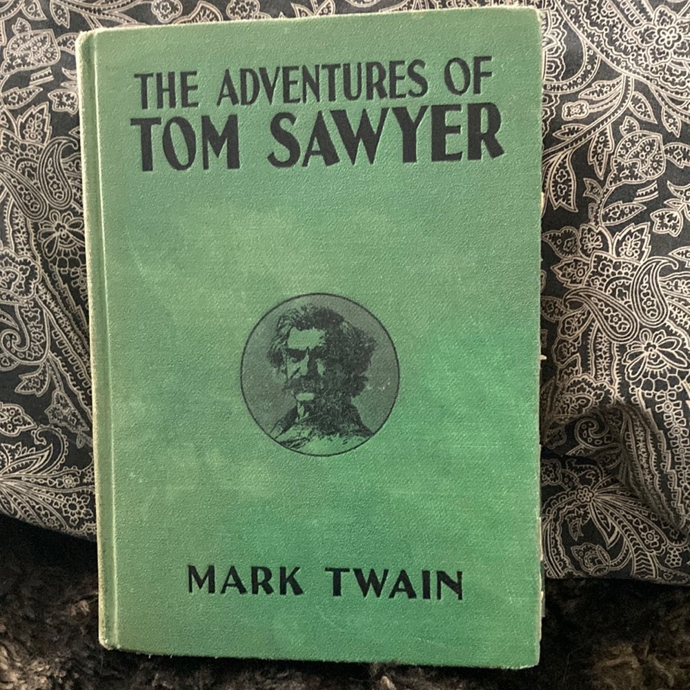 Vintage Book - The Adventures of Tom Sawyer - Mark Twain